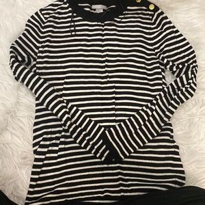 Shirt scoop neck